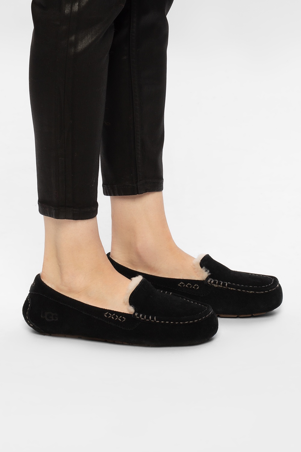 Black 'W Ansley' moccasins with fur lining UGG - Mănuși UGG W